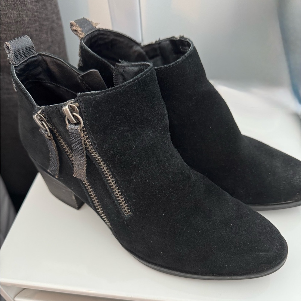 White Mountain black suede booties size 7M